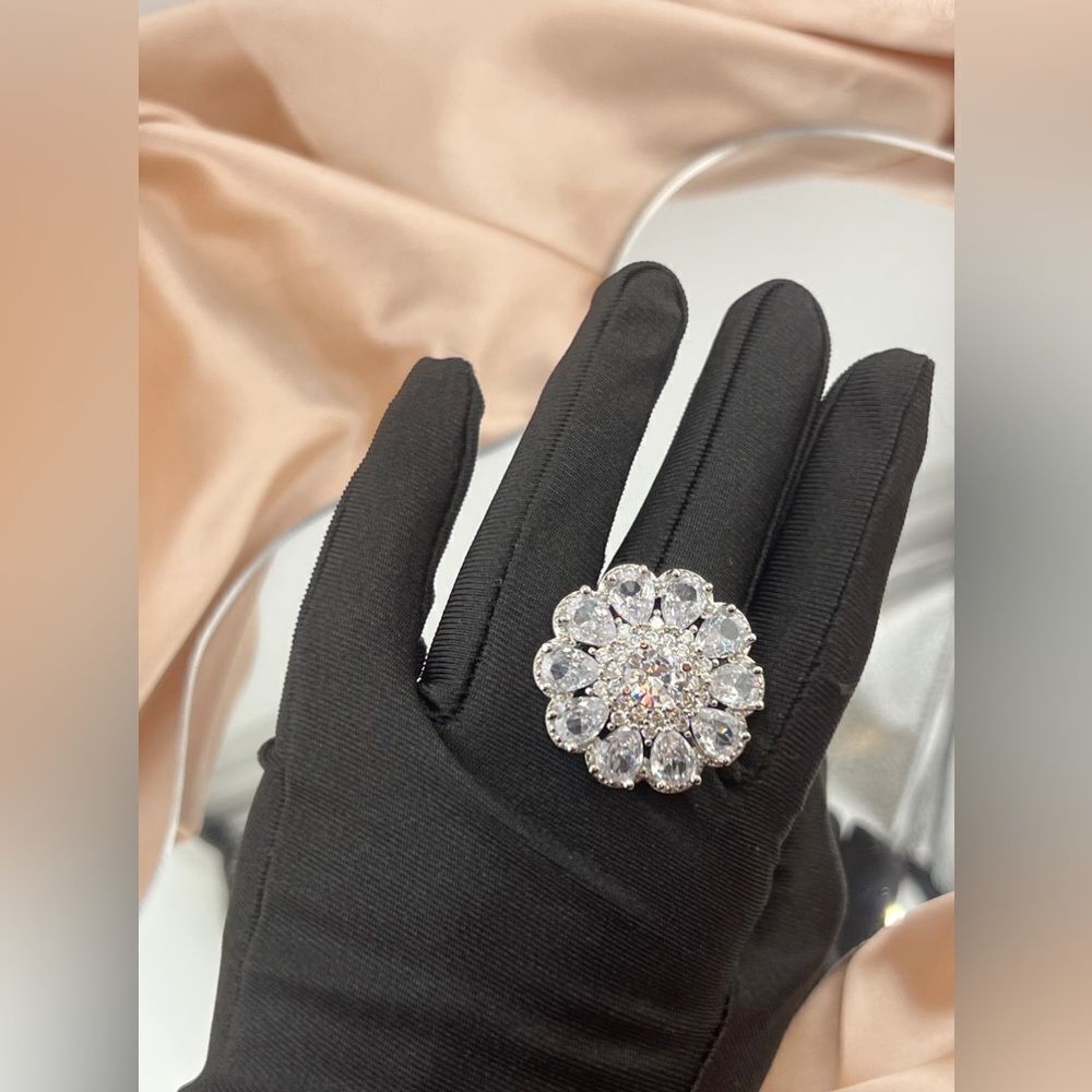 Sterling Silver Floral Cocktail Ring - Picture 3 of 6